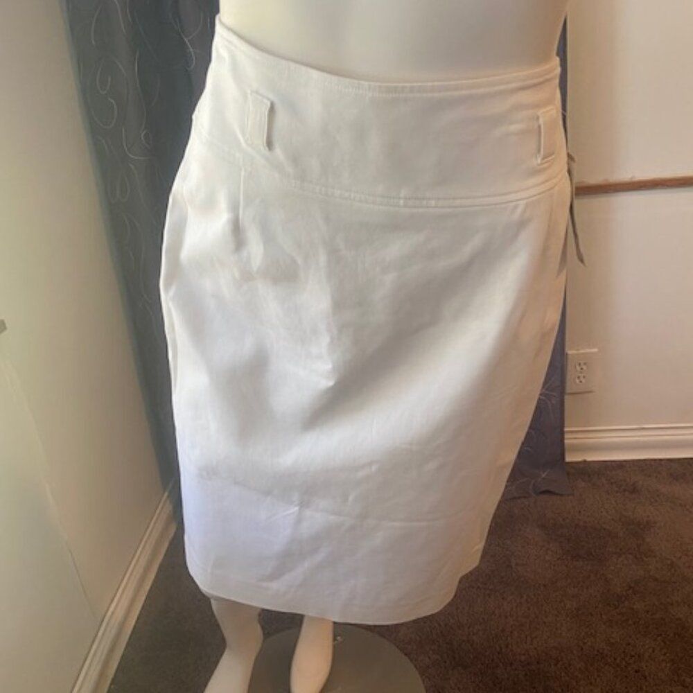 Evan Picone Crisp White Cotton-Blend Pencil Skirt